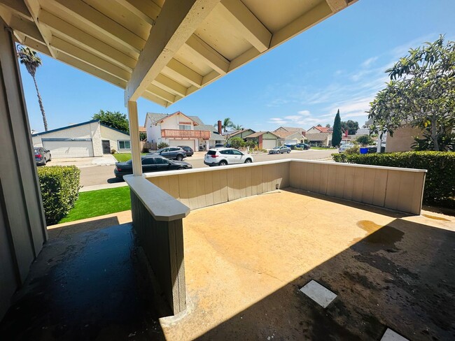 Foto del edificio - Spacious 3 Bedroom 2 Bath in Mira Mesa! Bi...