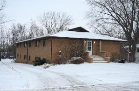Builiding Photo - 324 E Maple St