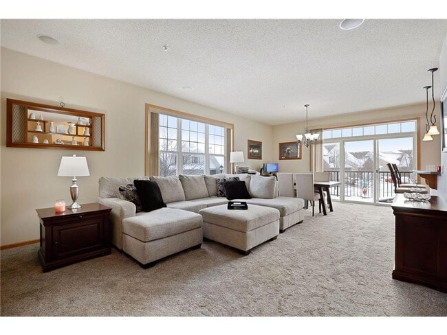 Building Photo - 11767 Emery Village Dr N