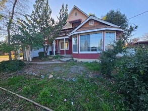 Building Photo - 520 Margot Ln