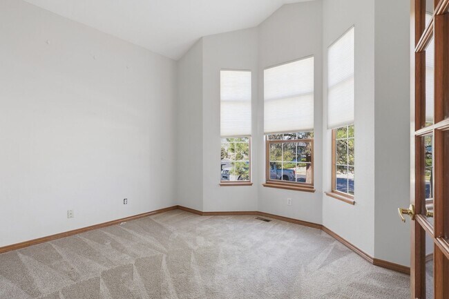 Building Photo - 4 Bed 2.5 Bath Home in Plum Creek of Castle Rock