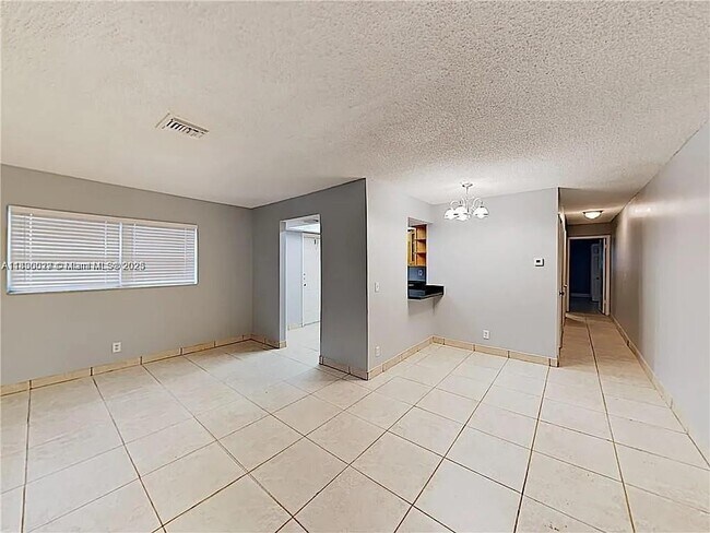 Building Photo - 1001 SW 80th Ave