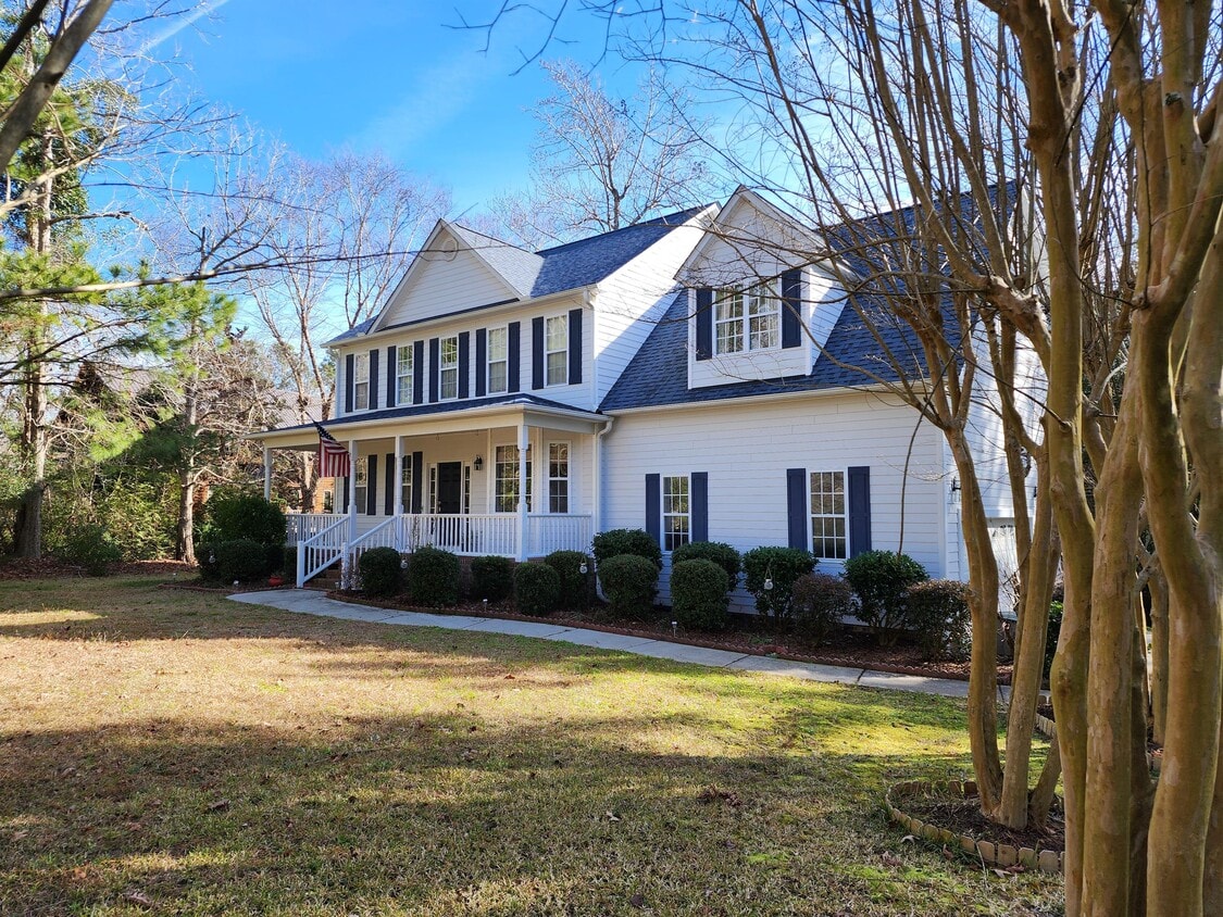 Primary Photo - 102 Wire Grass Way