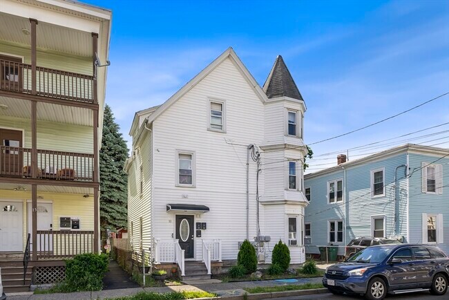 Building Photo - 11 Clarendon Ave
