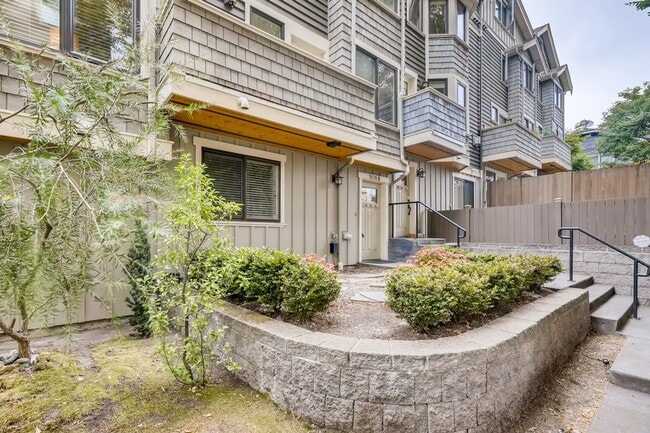 Photo - 1108 Taylor Ave N. Townhome