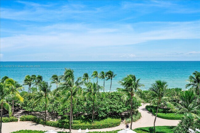 Foto del edificio - 10185 Collins Ave