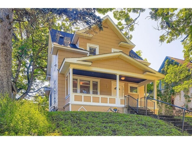 Foto del edificio - 3014 N Humboldt Ave