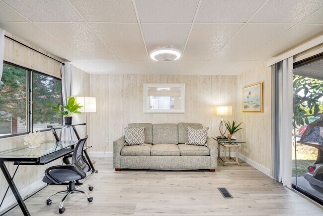Foto del edificio - 1224 Dustin Dr