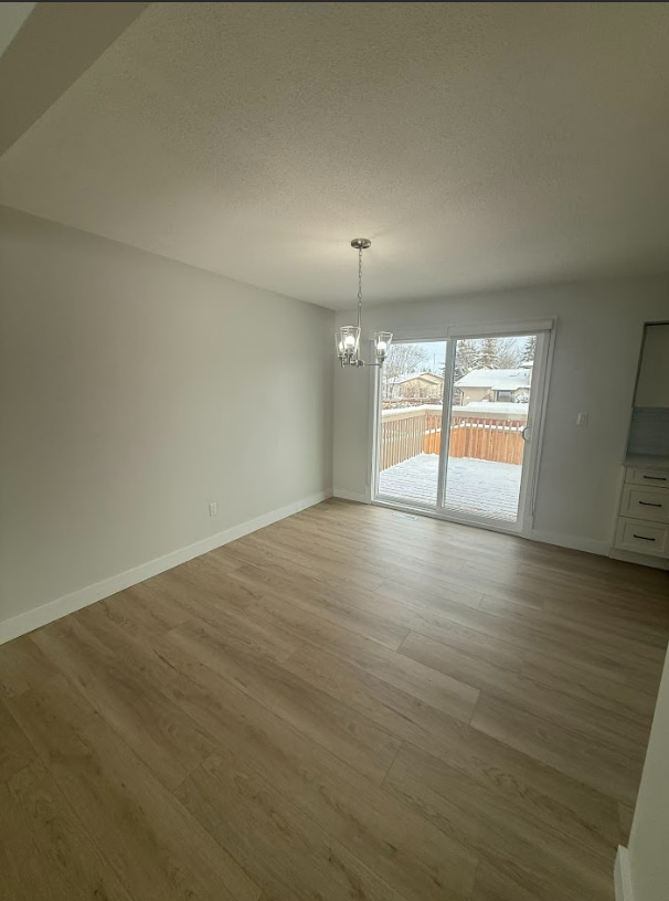 Photo du bâtiment - 4313-4342 42 St