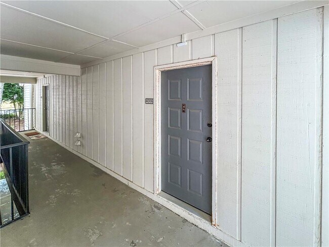 Foto del edificio - 4006 Wingate Way