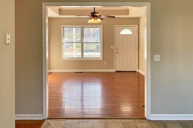 Building Photo - Coming Soon: 3BR, 2BA house in Springfield...