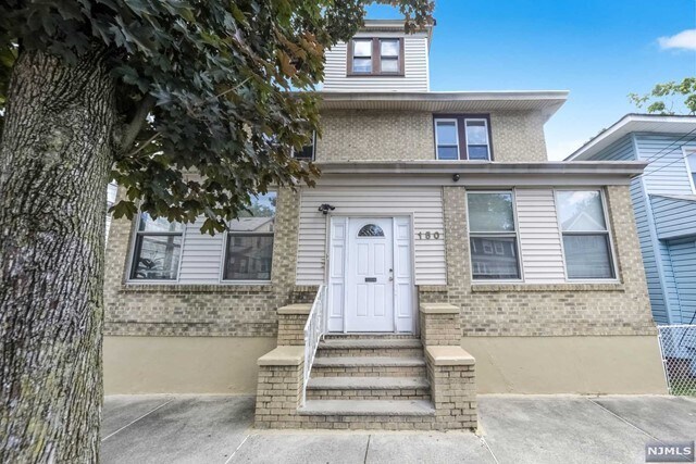 Building Photo - 150 Hillside Terrace