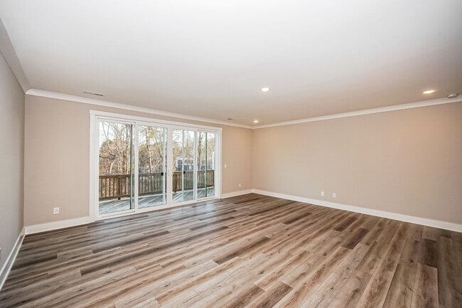 Building Photo - Brand New End-Unit Townhome | 3 BR/2.5BA | 1-Car Garage | Near Downtown Mooresville