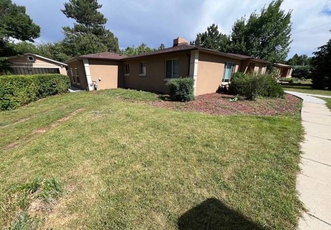 Building Photo - Spacious Lakewood Home