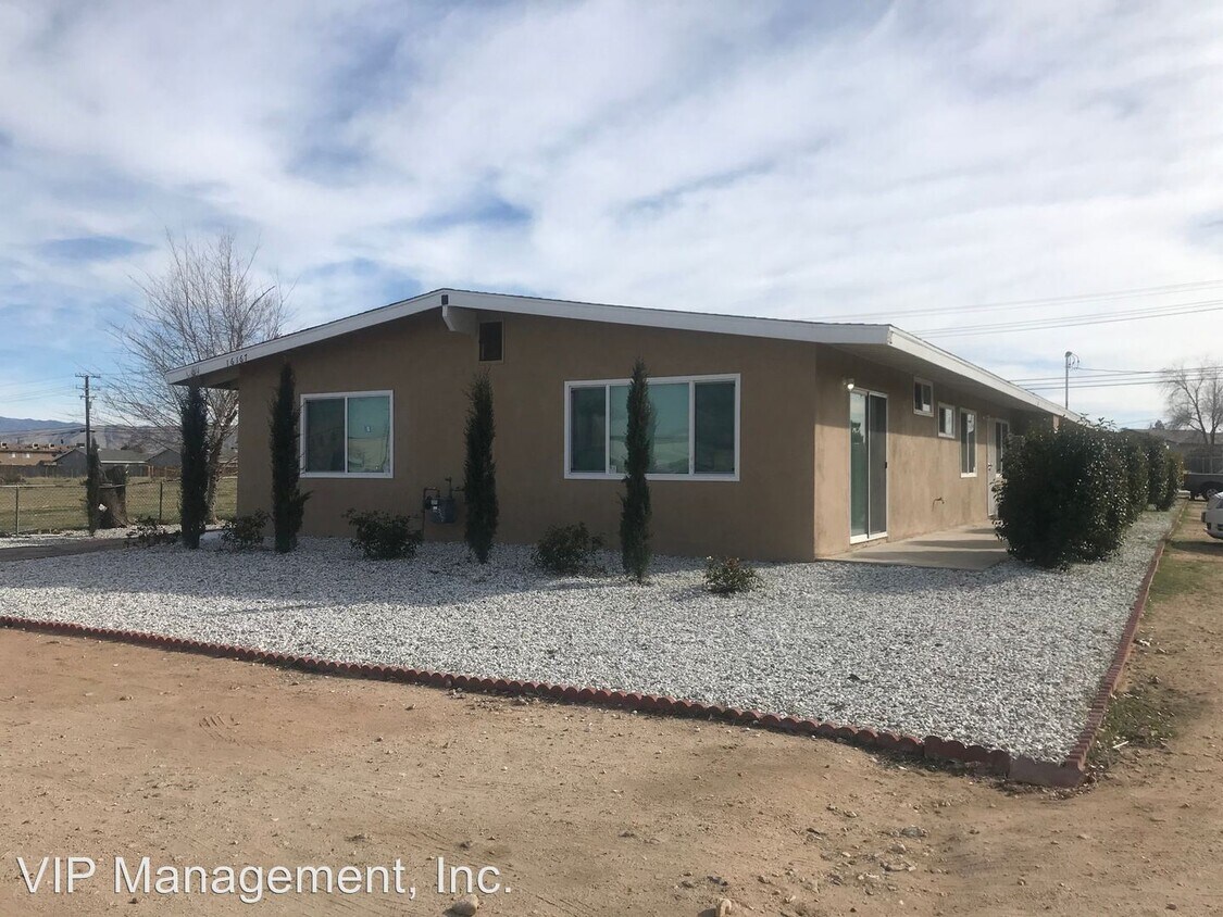 Foto principal - 16167 Bear Valley Rd