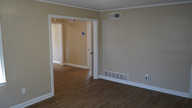 Building Photo - 1401 Alamo St