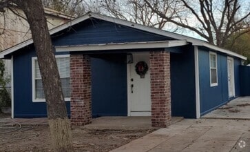 Building Photo - 410 Cano St