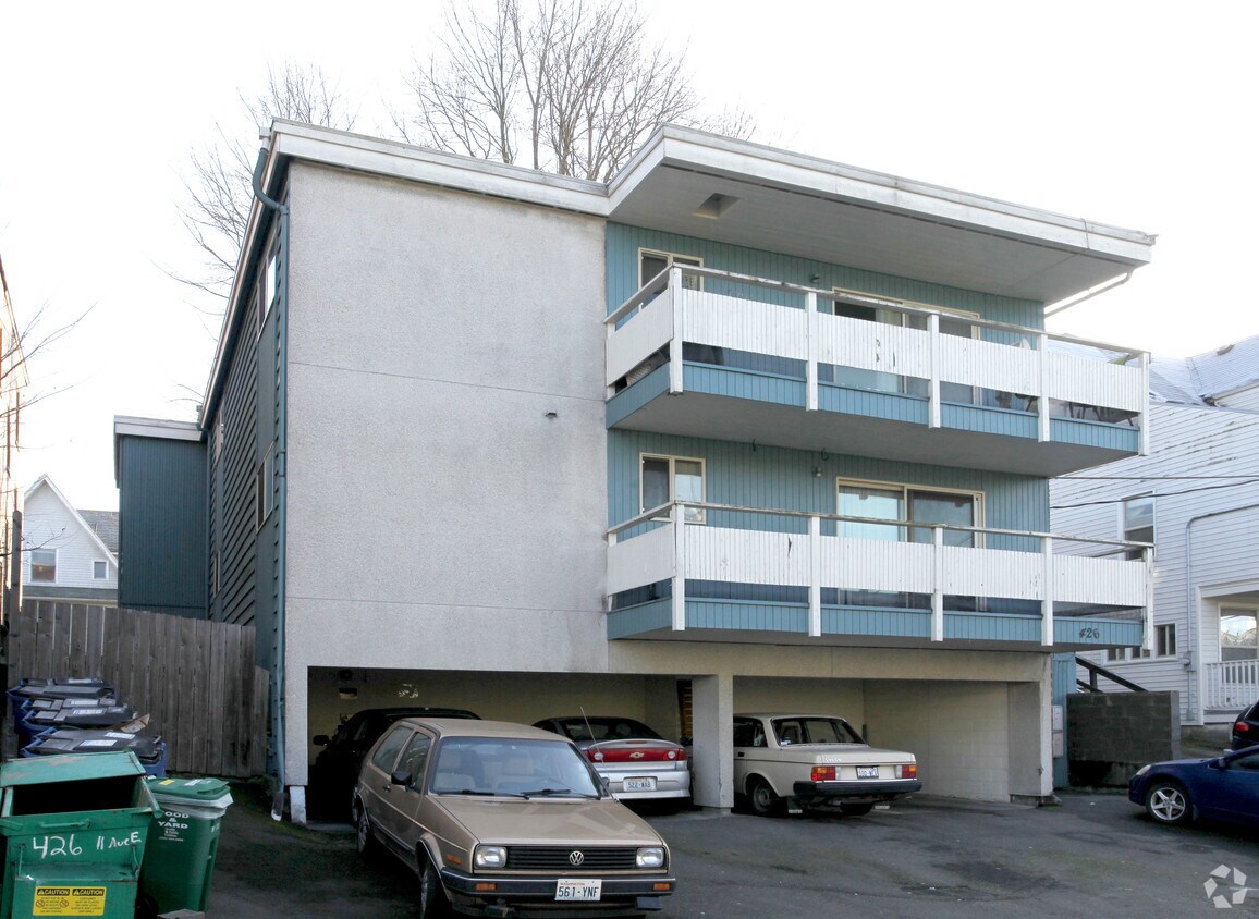 Building Photo - 426 11th Ave