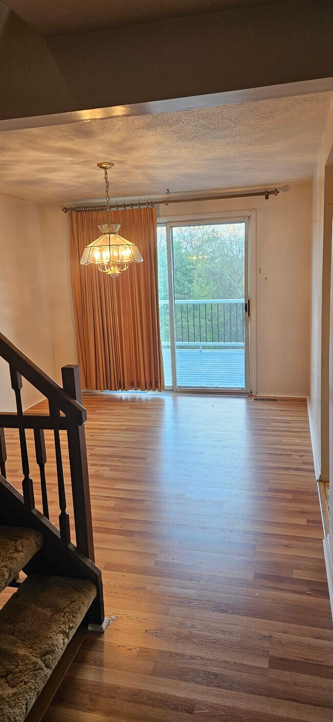 Dining Room - 307 Countryside Dr