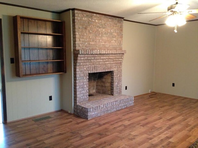 Building Photo - 368 Phillips Road-Horse country home