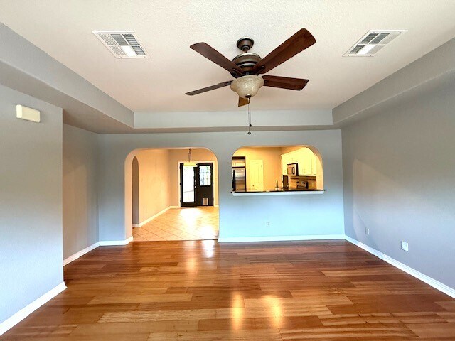 Foto del edificio - 13604 Caldwell Dr