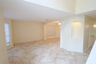 Building Photo - 23822 Hopewell Dr