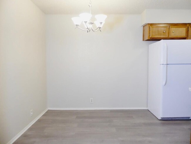 Building Photo - 1206 D NE Aspen