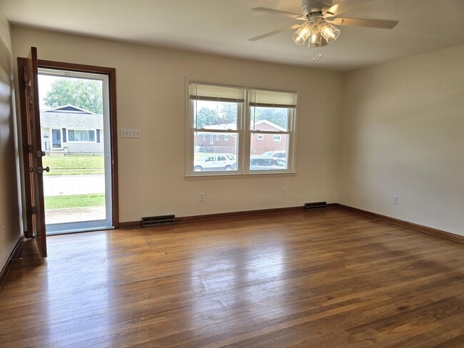 Building Photo - 52 Deger Dr