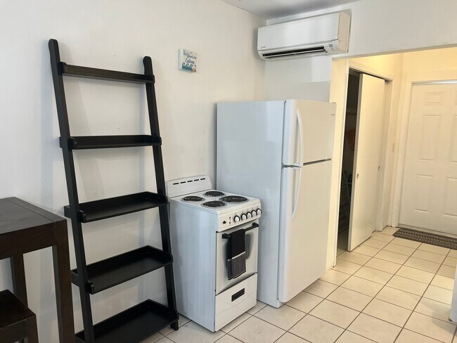 Kitchen 2 - 3204 SE 7th St