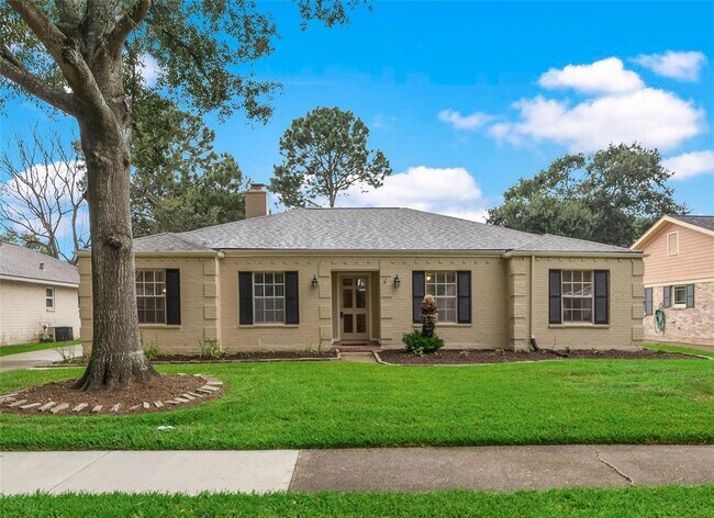Building Photo - 12350 Attlee Dr