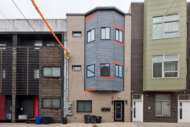 Building Photo - 2028 E Fletcher St