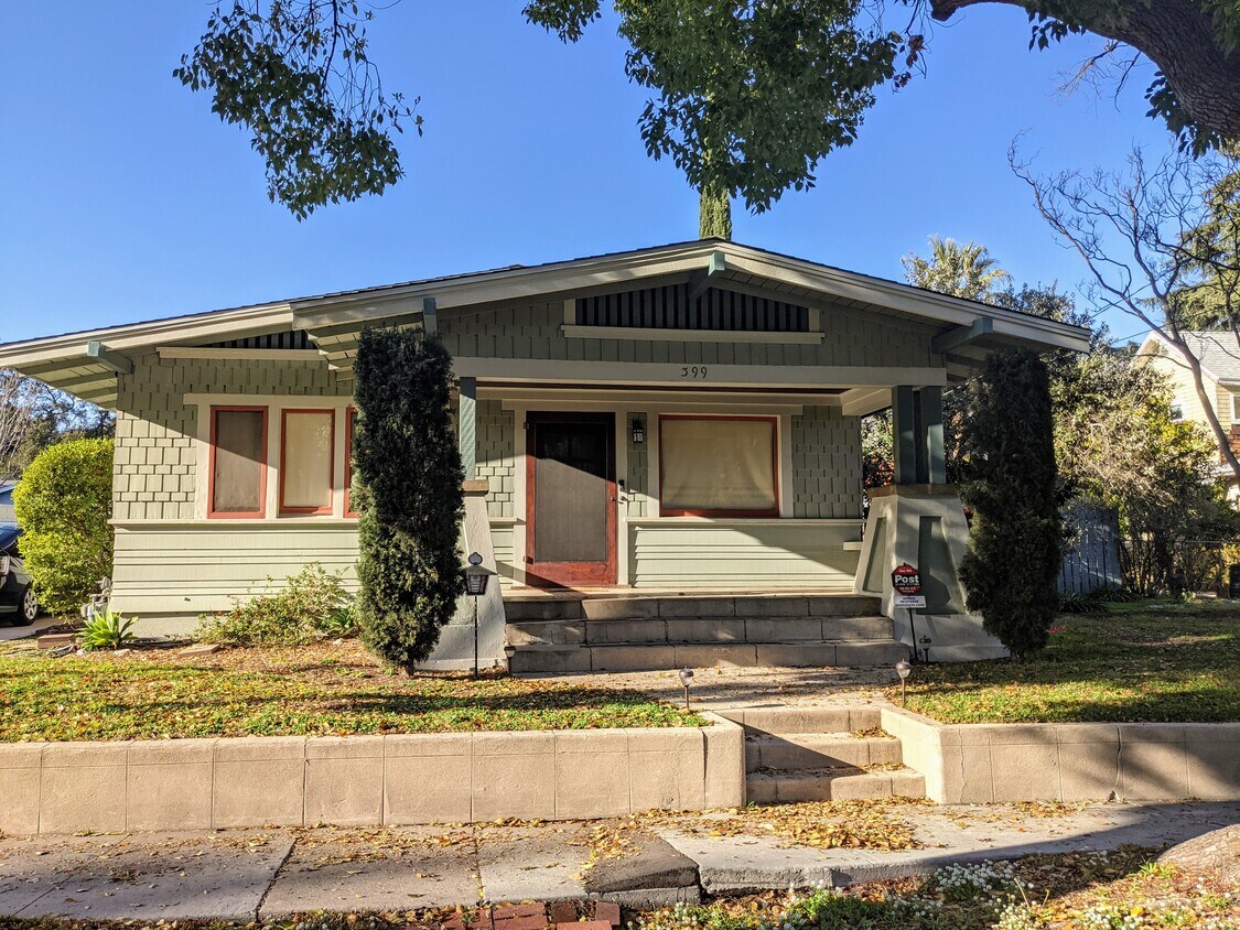 1915 Craftsman Bungalow - 399 E Elizabeth St