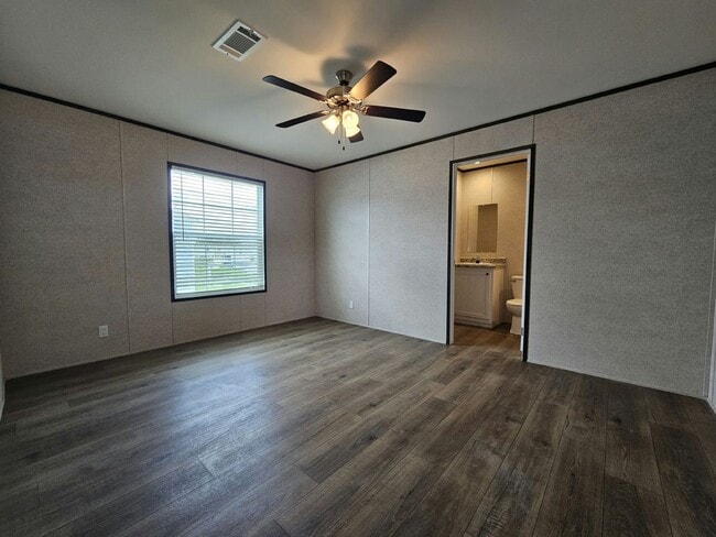 Building Photo - 1018 Myakka Dr