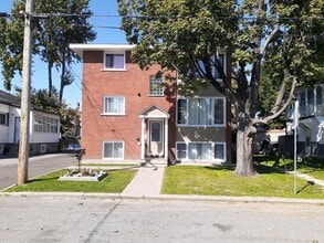 Building Photo - 281 Frontenac St