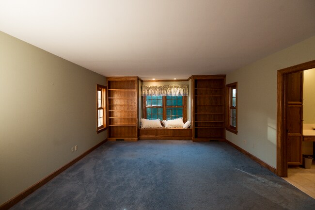 Building Photo - 6861 Gannett Hill Rd