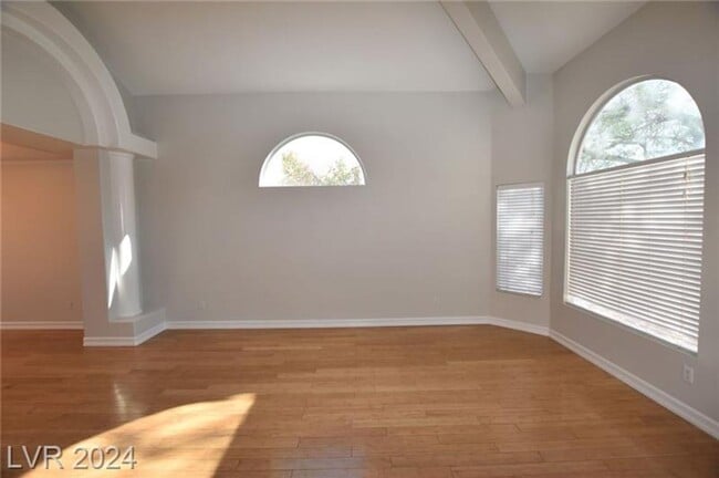 Building Photo - 2111 Fountain Springs Dr