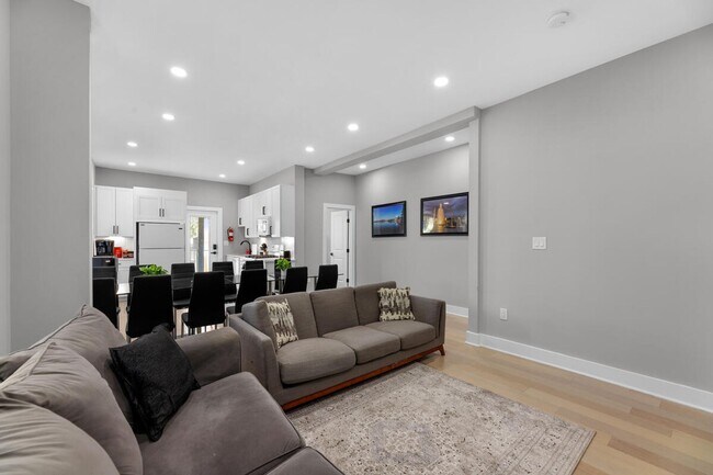 Building Photo - 1017 Euclid St NW