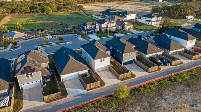 Foto del edificio - 324 Kenai Dr