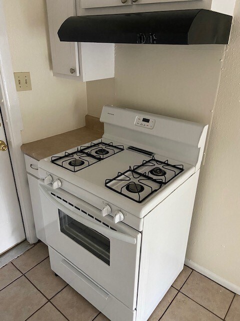 Foto del edificio - 818 Hazelton St