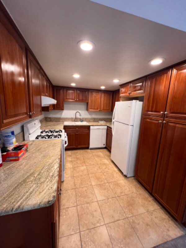 Foto del edificio - 2380 W Orangethorpe Ave