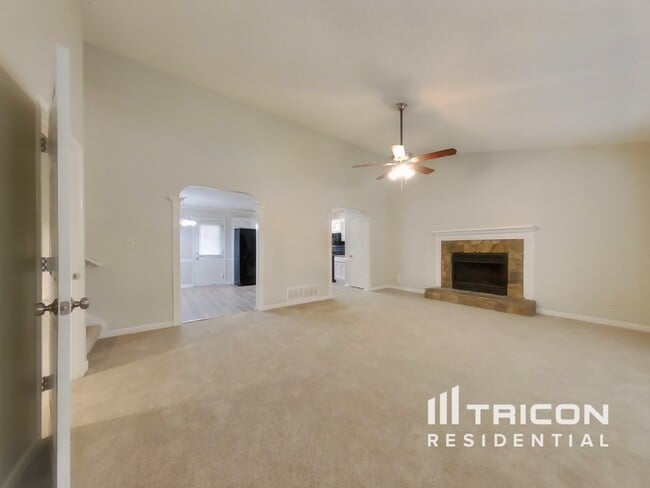 Building Photo - 2709 Owens Dr