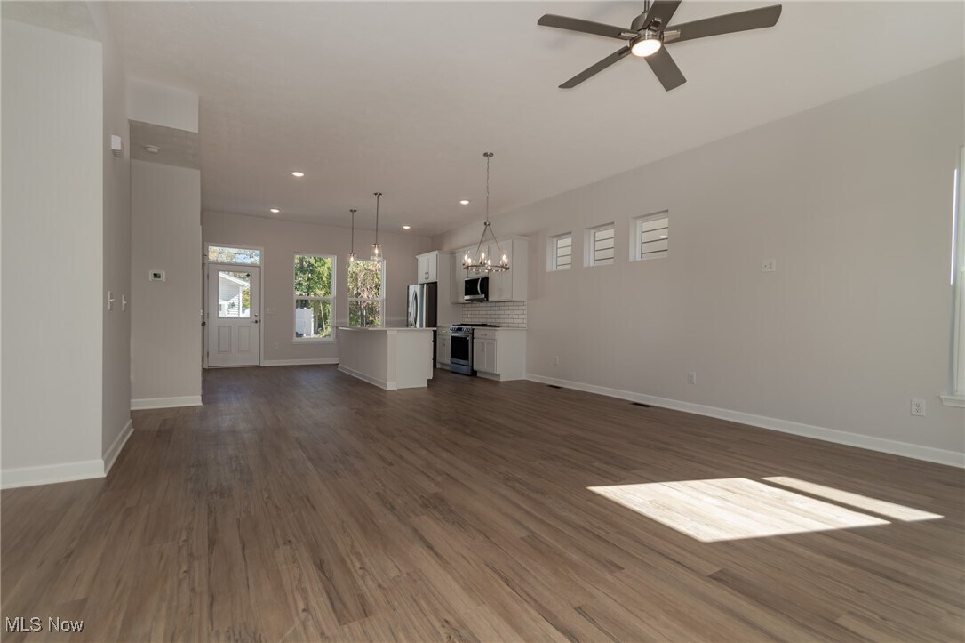 Building Photo - 2265 E 97th St