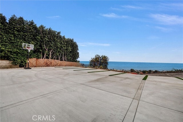 Building Photo - 1360 Baja St