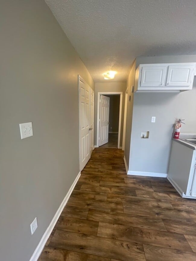 Building Photo - Renovated 3 Bedroom 2 Bath Home for Rent!