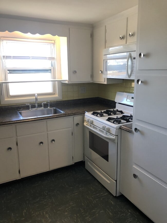 Kitchen - 28 Curlew Rd