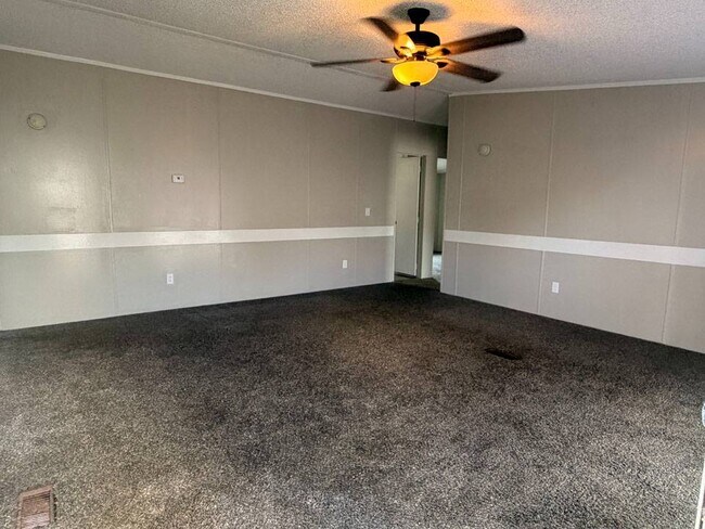 Foto del edificio - 2112 Colonial Dr