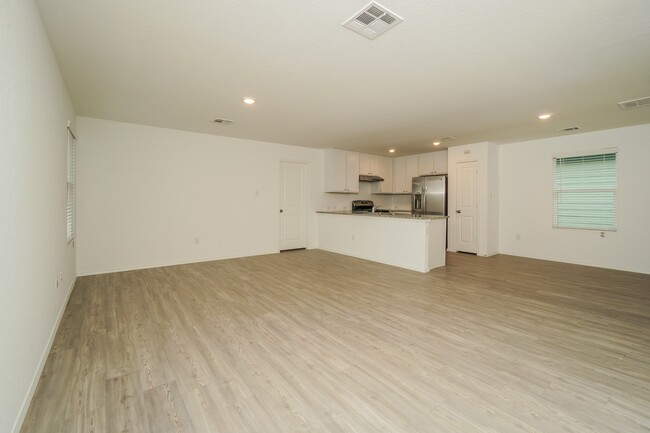 Foto del edificio - 13834 Goat Cv