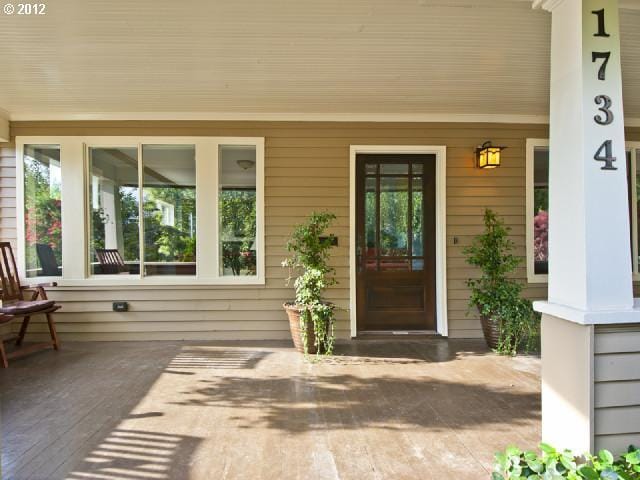 Building Photo - Remodeled Portland 3 Bd/2 Bth Craftsman Home.