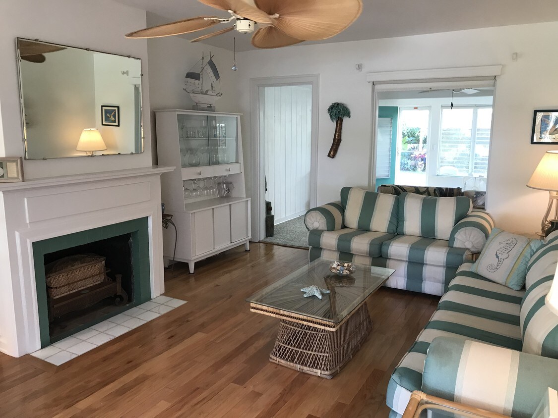 Primary Photo - 26 NE 10th St