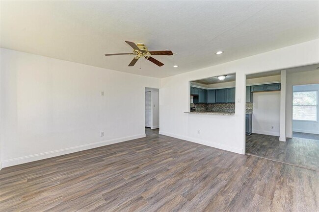 Building Photo - 818 Padgett Ave